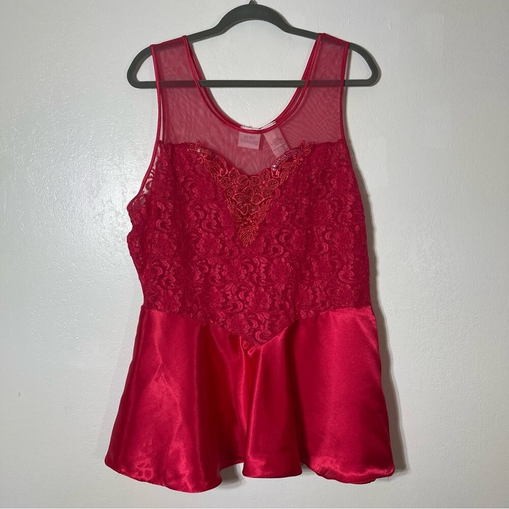 Secret Treasures, Sexy Lace and Satin Teddy. Size 3X. In excellent condition!